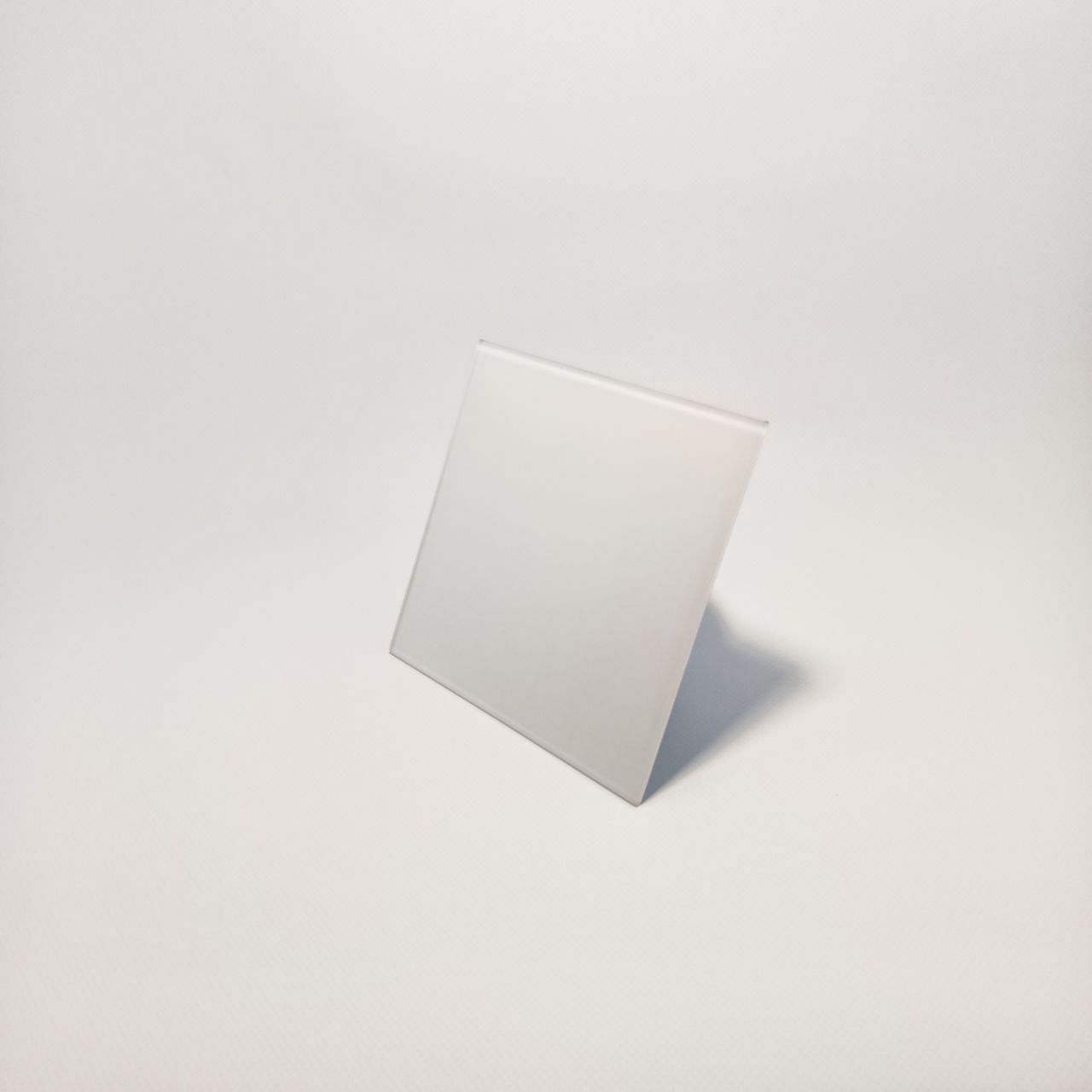 Анемостат со стеклянной внешней частью FOZA D 125 мм. Матовое стекло 180х180 мм. Цвет Белый RAL 9003